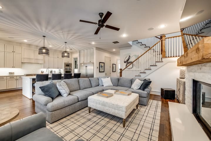 Modern Serenity: 3 Beds of Calm & Style