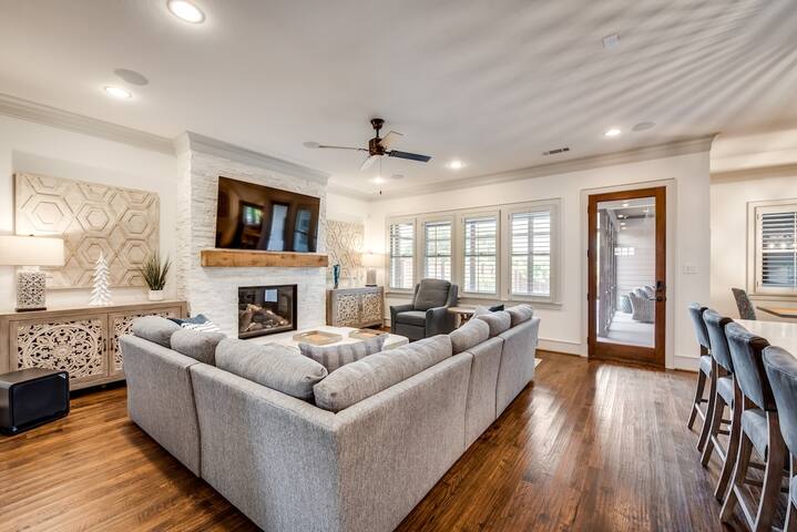 Modern Serenity: 3 Beds of Calm & Style gallery image 4