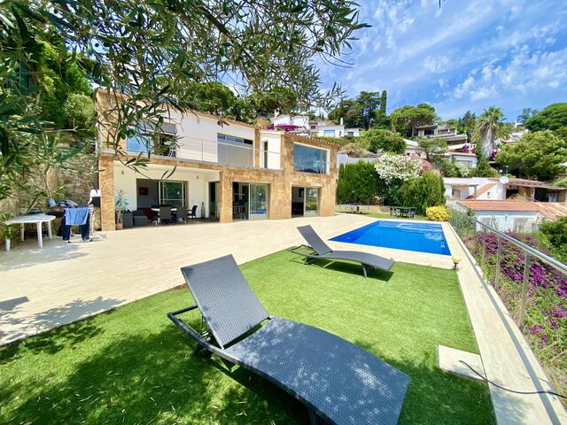 Villa Pelican – No group of young people allowed gallery image 2