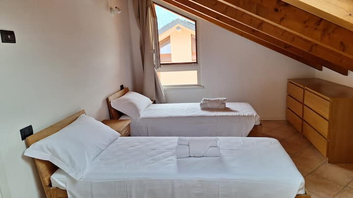 Spálňa so samostatným lôžkom