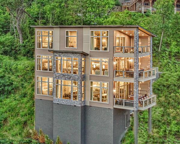 Modern Downtown Cabin! 6 Master Suites & Nursery!