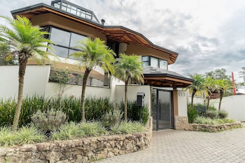 Aconchegante getaway in the center of Monte Verde