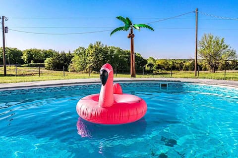 Christmas Memories | Cozy Pool, Hot Tub & Wineries