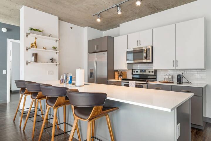 3 Central Apartments Ideal for Groups gallery image 2