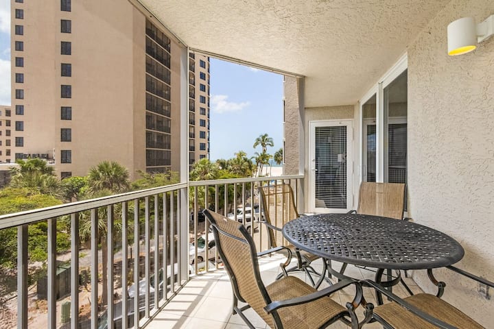 3br Beach Retreat- Pickleball, Bbq & Walk To Beach - Fort Myers Beach, FL