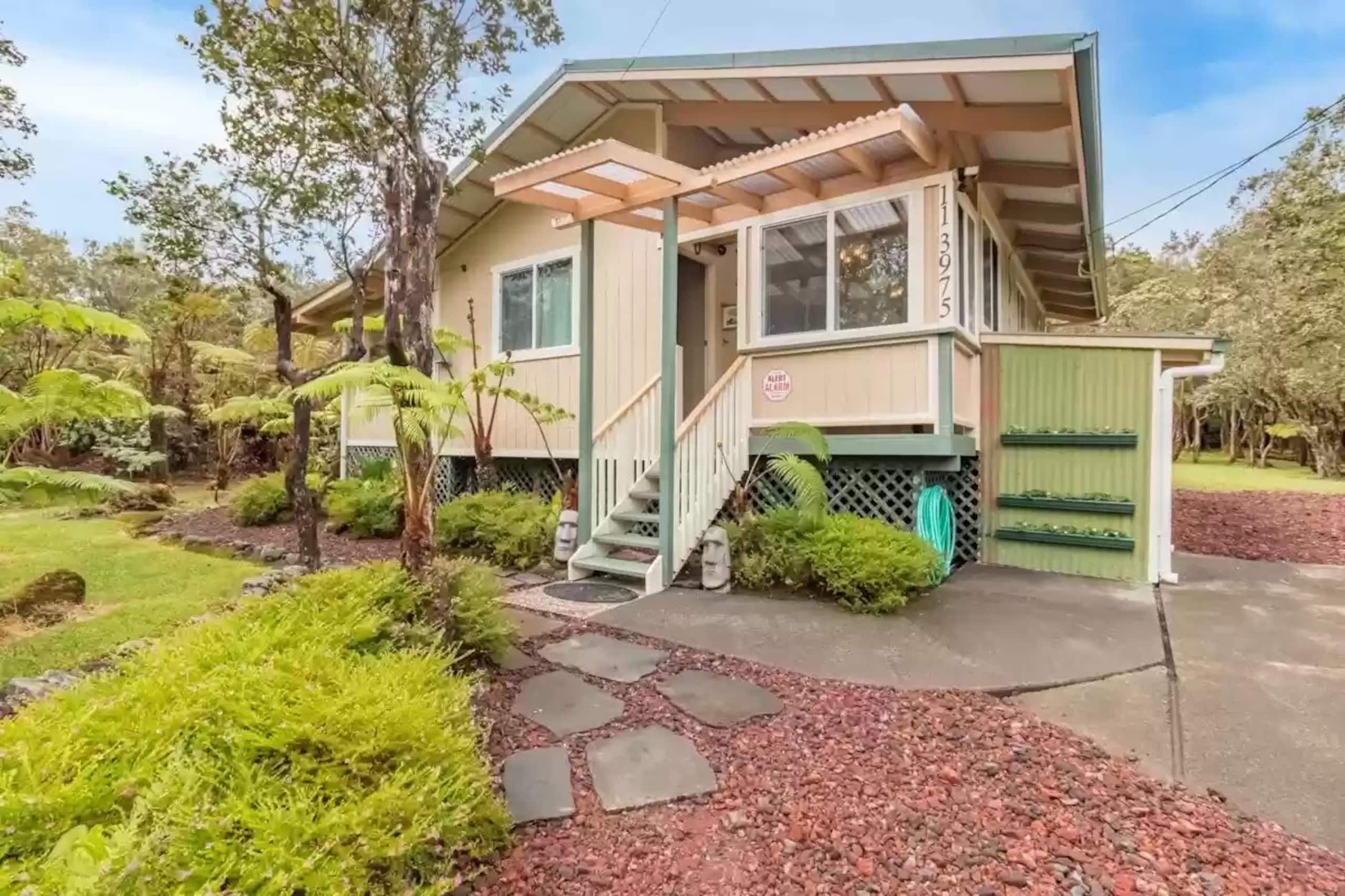 Private Rainforest Tiki Cottage•5 Min Volcanoes NP - Image 1