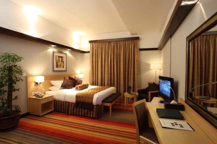One Bedroom Suite Near Mazyad Mall - Abu Dhabi