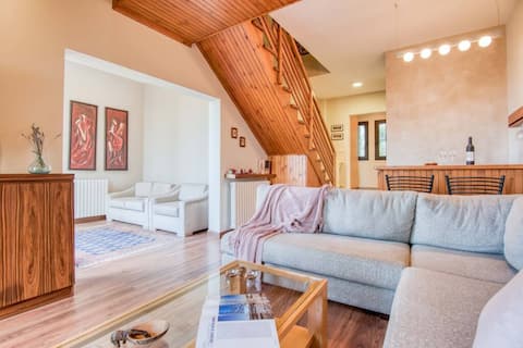 Gin 3-Bedroom Apartment in Mzaar