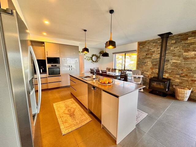 4-Bedroom Two-Storey House With Views, Near Beach gallery image 3