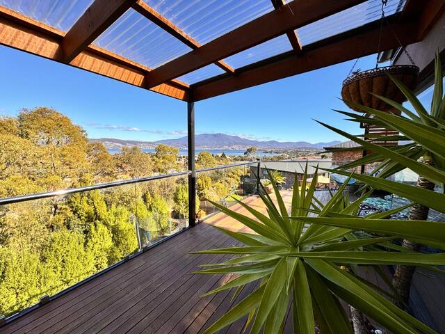 4-Bedroom Two-Storey House With Views, Near Beach gallery image 2