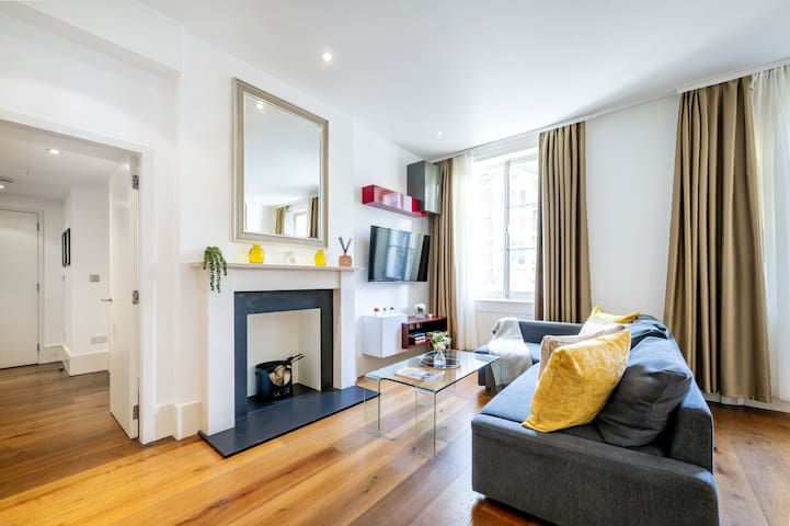 Mayfair’s Finest: Modern 2 bedroom apartment!