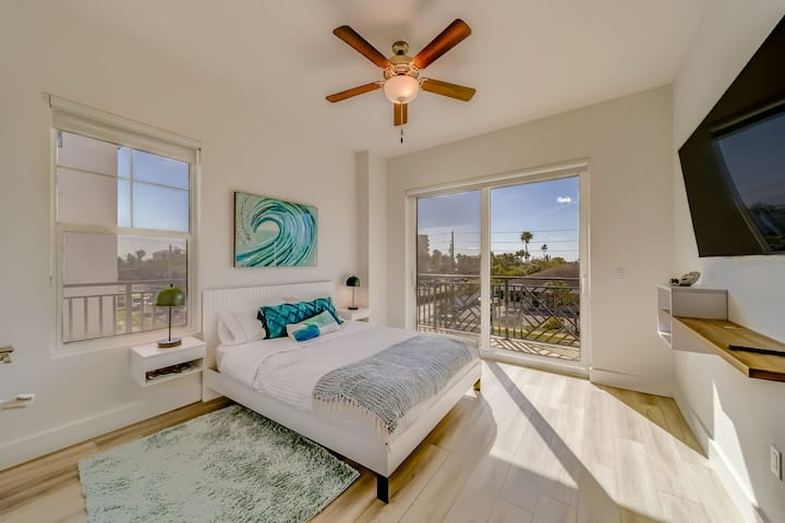 300 150th Ave #300, Madeira Beach, FL 33708-31
