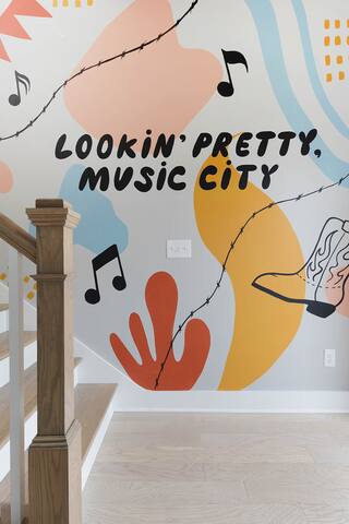 Downtown Nash~2 Homes~Cash&Dolly themed~Sleeps 20+ gallery image 5