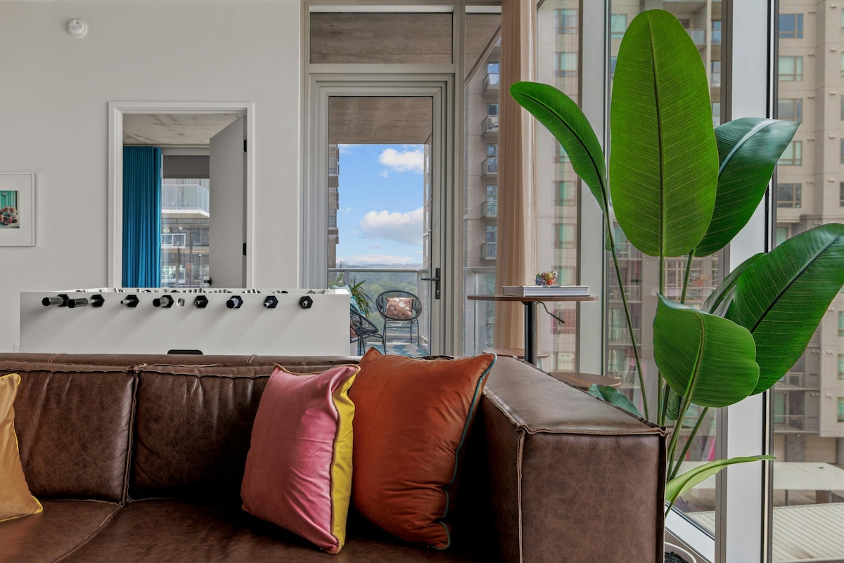 Search Over | Chic Escape | Skyline Pool Paradise