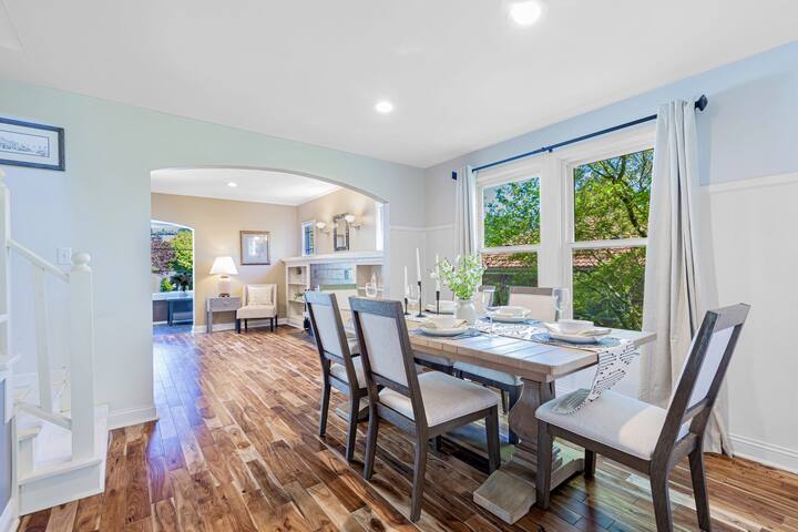 Queen Anne Charm Near Tech Hubs & Entertainment gallery image 5