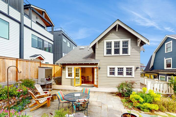 Charming, dog-friendly 3BR with hot tub & terrace gallery image 4