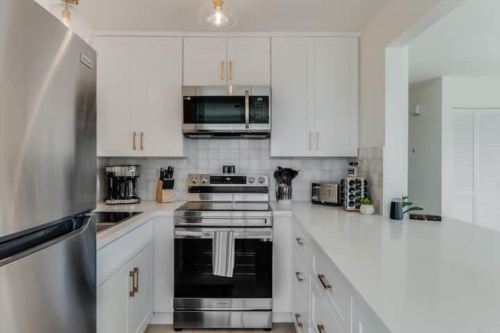 Ocean Inspired 2 Bed Condo Walk To Town & Beach - Avila Beach