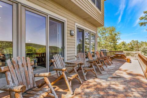 Bear Peak: Stunning Views, Indoor Hot Tub