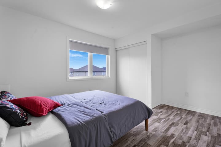 111 Watermill St Kitchener 34