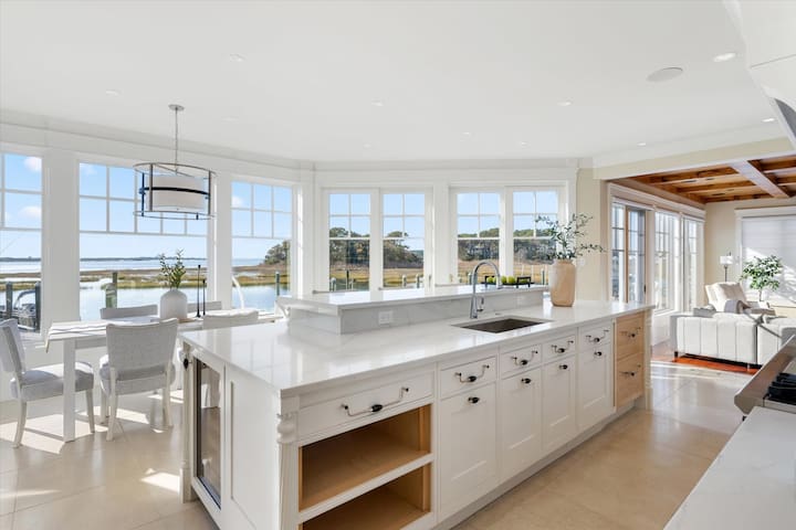 Oceans Edge Vacations managed Airbnb listing 1