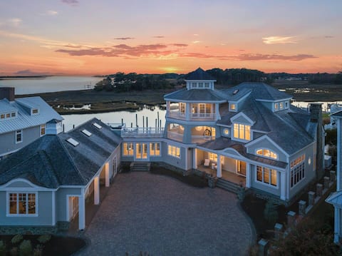 Oceanview Mansion: 2 Deep Water Slips Up to 80'