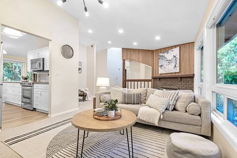 Multi functional Home in Redmond & 4 Mins to MSFT