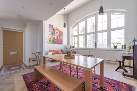 Historical 1BR Penthouse with Sauna & Free Parking