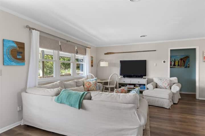 Emerald Isle Escape with Serious Chill Vibes - Houses for Rent in
