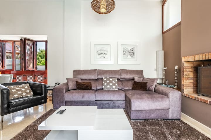Villa In Marbella Town With Easy Walking Distance - Costa del Sol