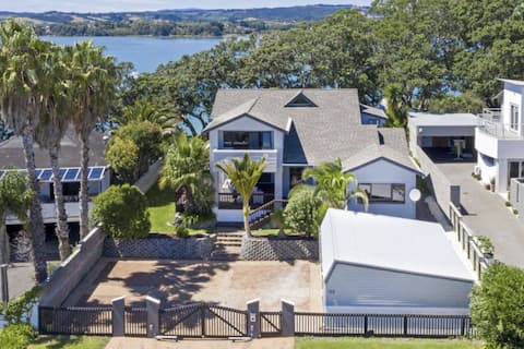 Seaside Serenity - Stylish 4BR Home
