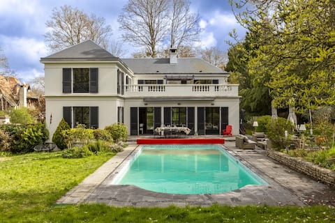 Spacious house near Paris