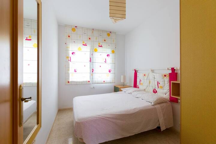 Спалня с двойно легло