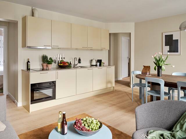 Three Bedrooms, Two Bathrooms Hotel Apartment