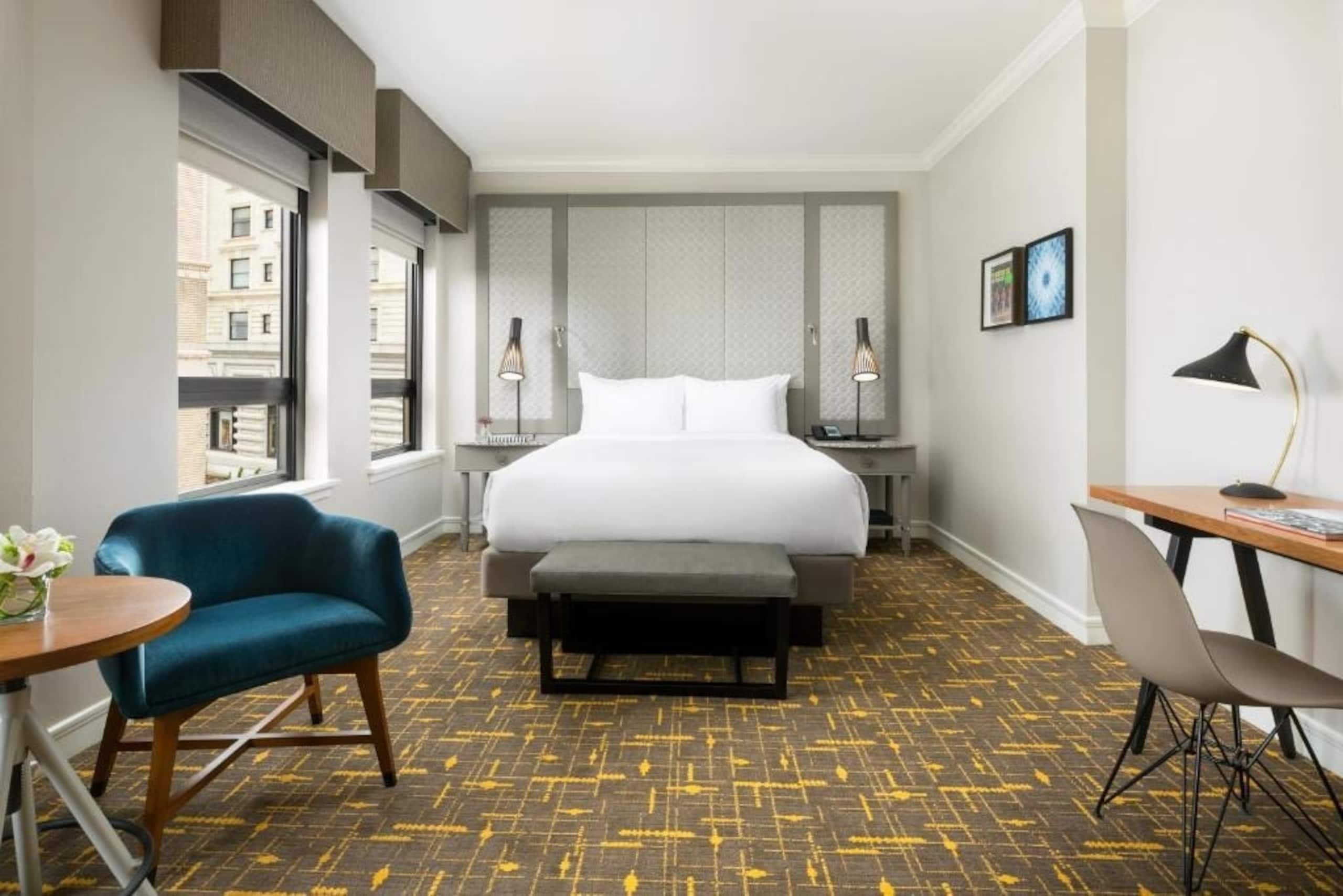 Standard Queen Room Near Golden Auto Transport SAN - Image 1
