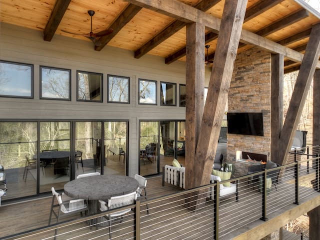 Morning Breeze Cabin Rentals managed Airbnb listing 2