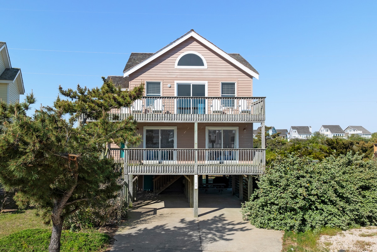 Salty Dog: Oceanside | Pool and Beach Club Access