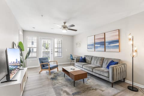 Popular Airbnb listing: Ideal 2BR King Suite w Gym close to Downtown in Pleasant Valley