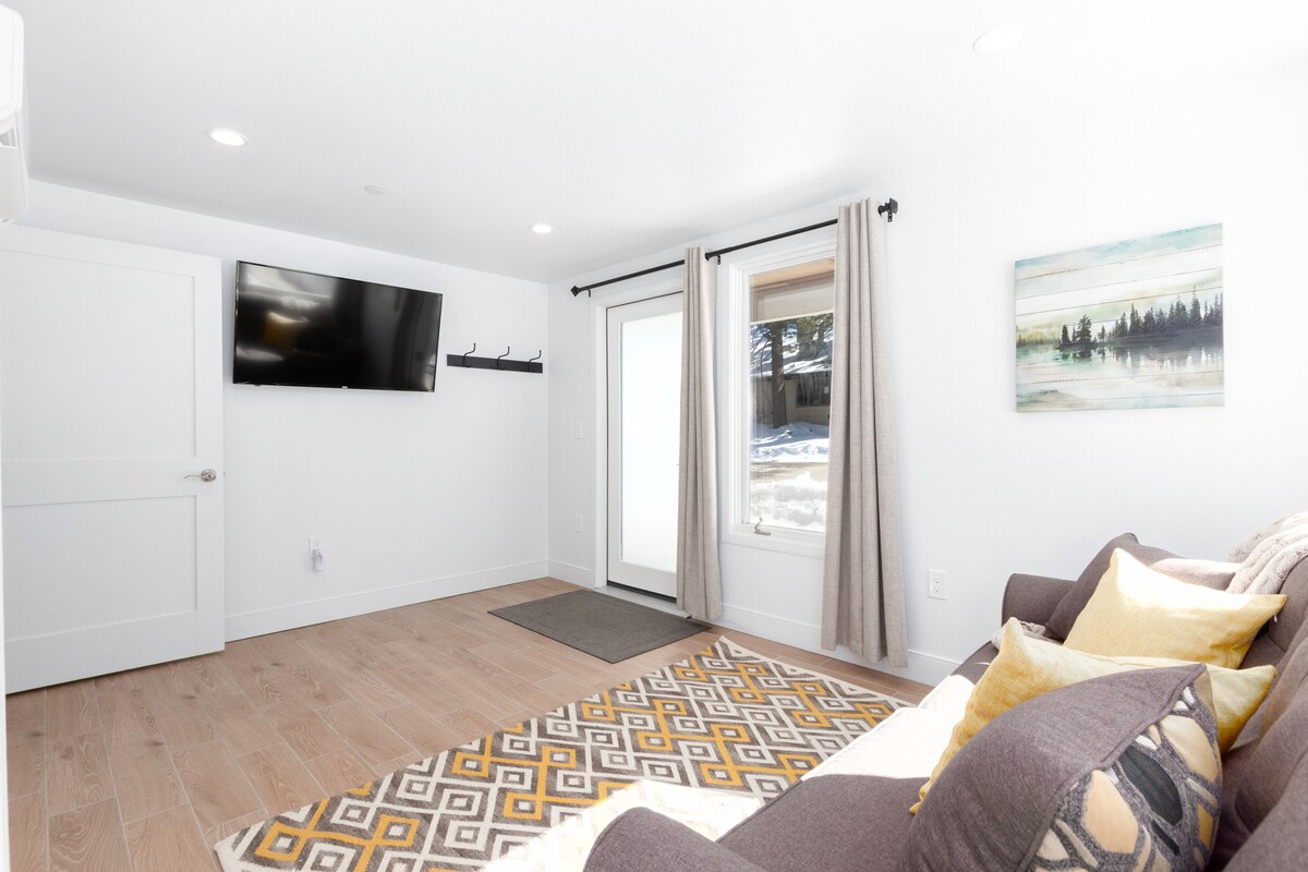 Дневна соба со паметен телевизор