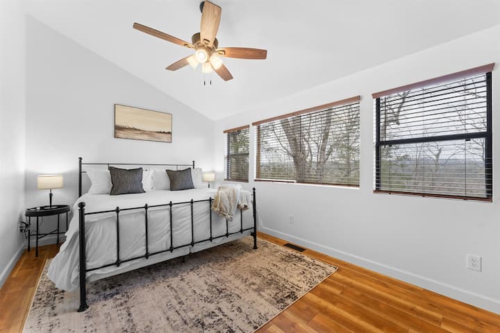 سرير بحجم كبير