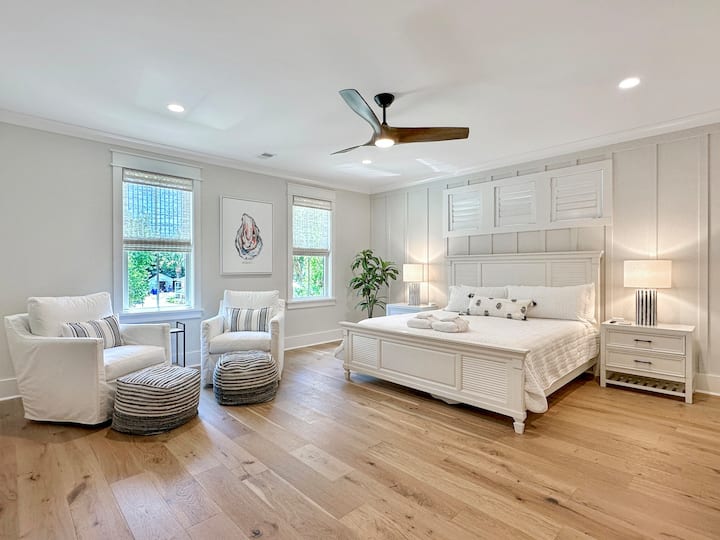 king primary suite Beach Dream, 2605 Cameron Blvd, Isle of Palms, SC | IOP Escapes