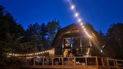Luxury Forest Retreat: Outdoor Sauna & Plunge Tubs