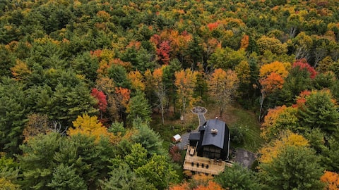 Luxury Forest Retreat: Outdoor Sauna & Plunge Tubs