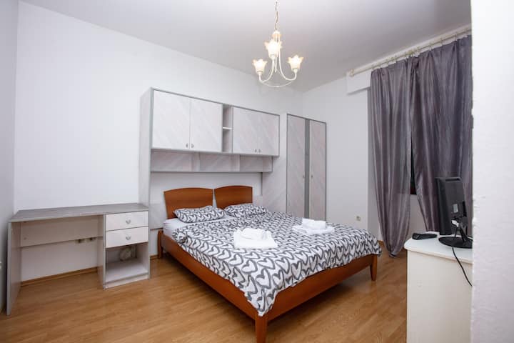 Bedroom 2, Surface: 14 m²