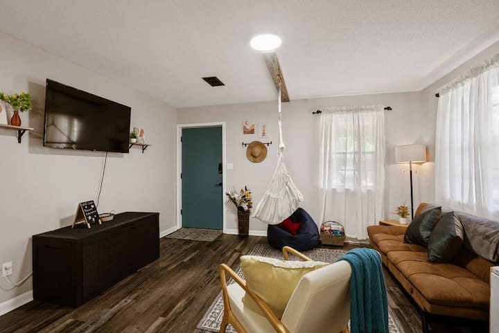 Cozy Hideaway W/fire Pit & Grill - Brent, FL