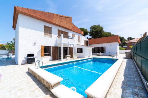 La Mora | Pool | Terrace | 5br | 10 Pax
