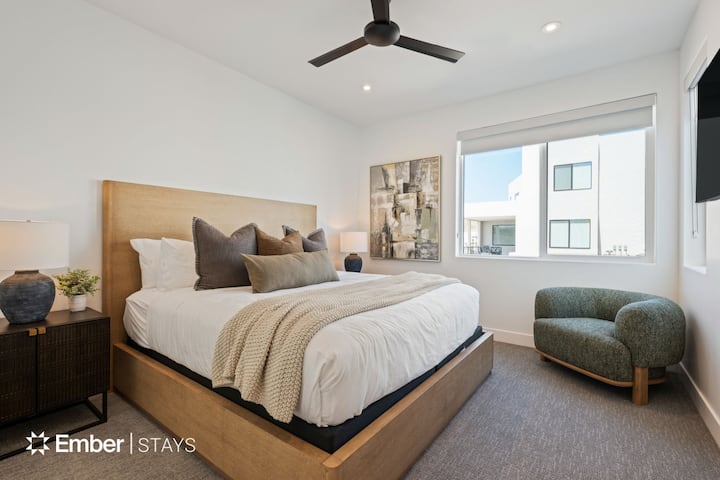 771 Sapphire - www.trussmedia.co -  Watermarked -55