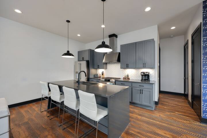 Blue Suede Dream | Rooftop Views + Prime Location gallery image 4