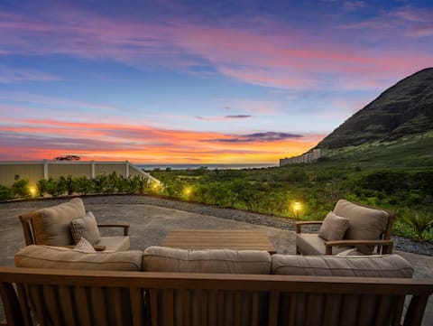Successful Airbnb property: Ocean+Mountain Views|BBQ|EV Charger|Beach 6 Min in Makaha Valley