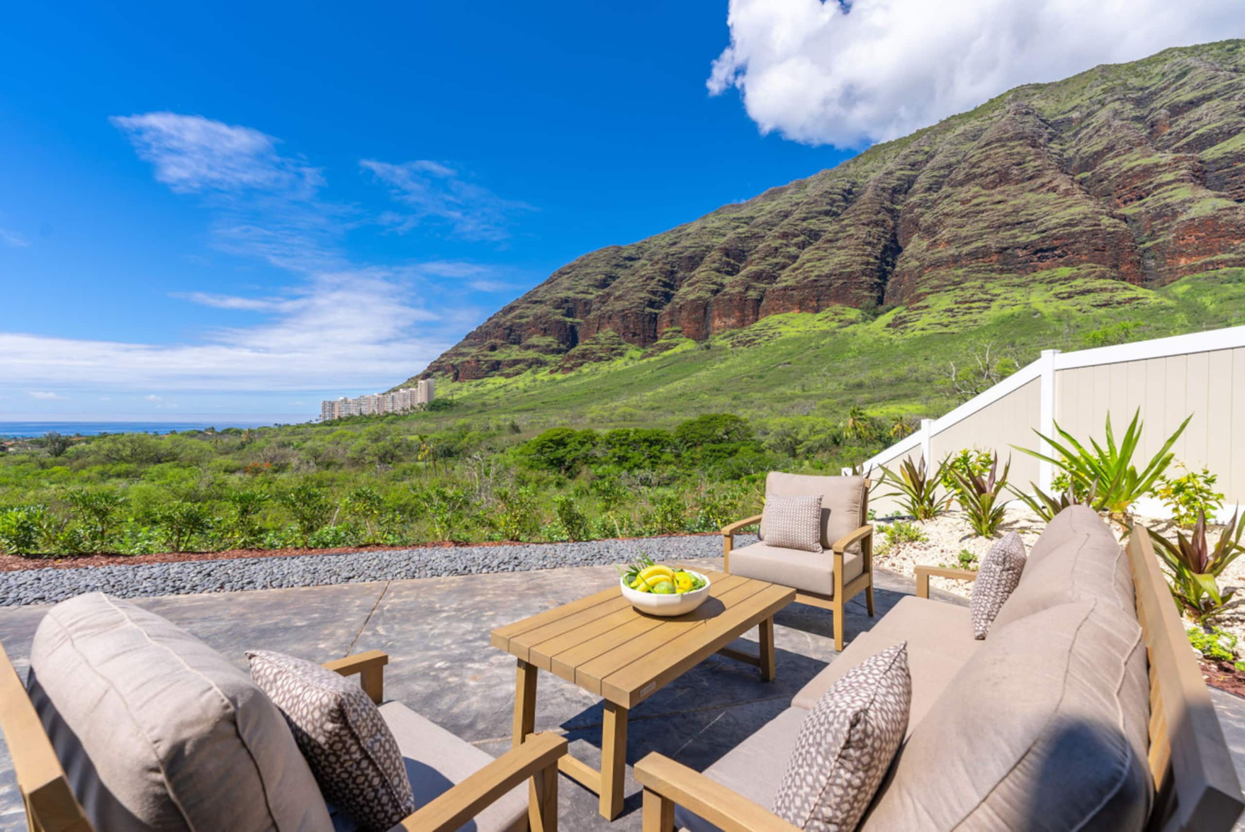 Home in Makaha Valley · ★4.99 · 4 bedrooms · 5 beds · 2.5 private baths - Image 8