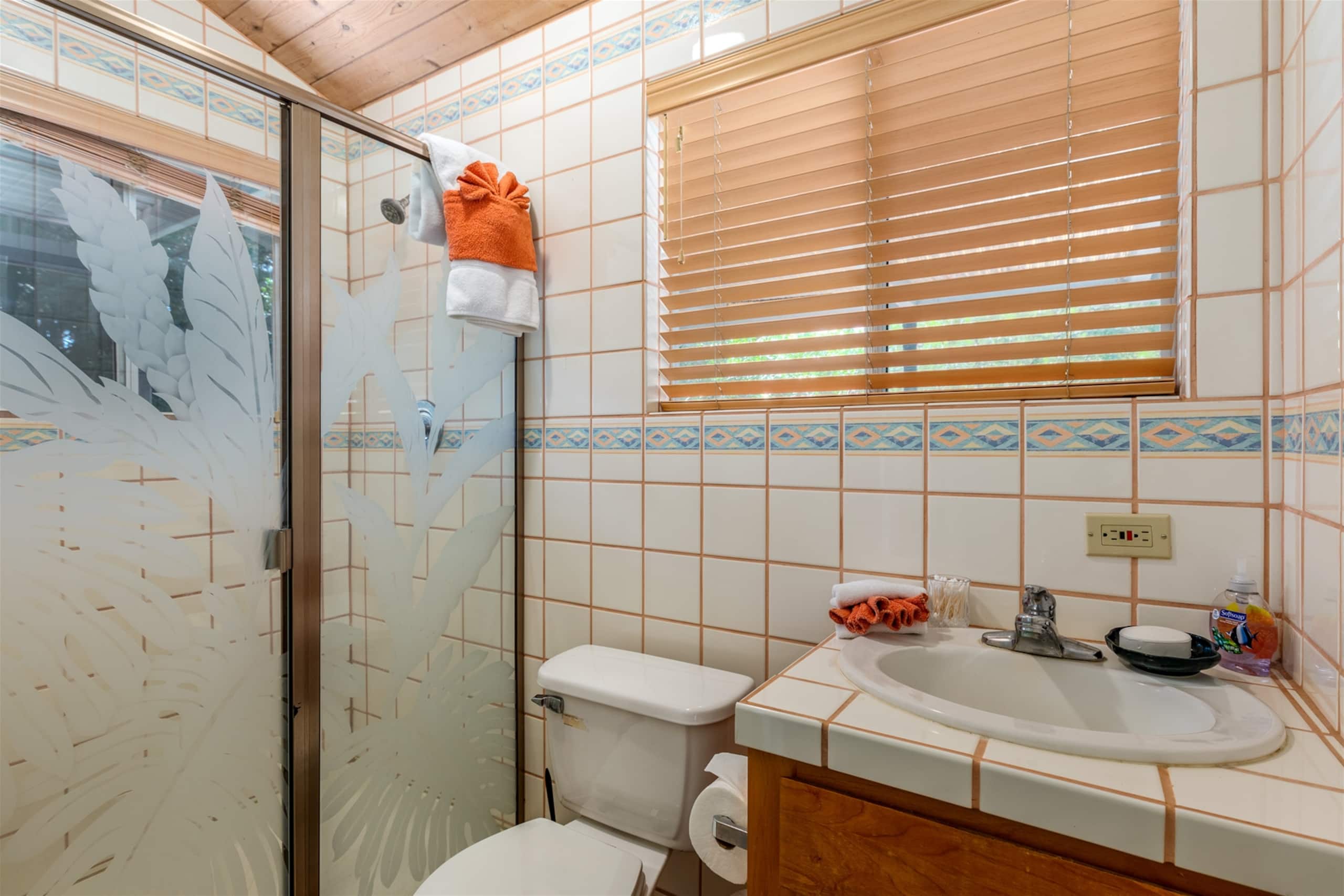 Home in Waimea · ★4.86 · 2 bedrooms · 4 beds · 3 baths - Image 16
